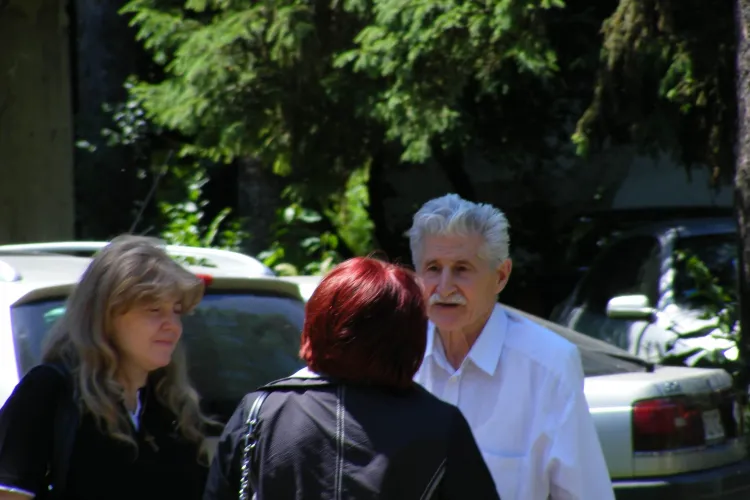 Batran de 77 de ani, bolnav de alzheimer, la un pas sa fie evacuat de Parohia Romano-Catolica Cluj - VIDEO