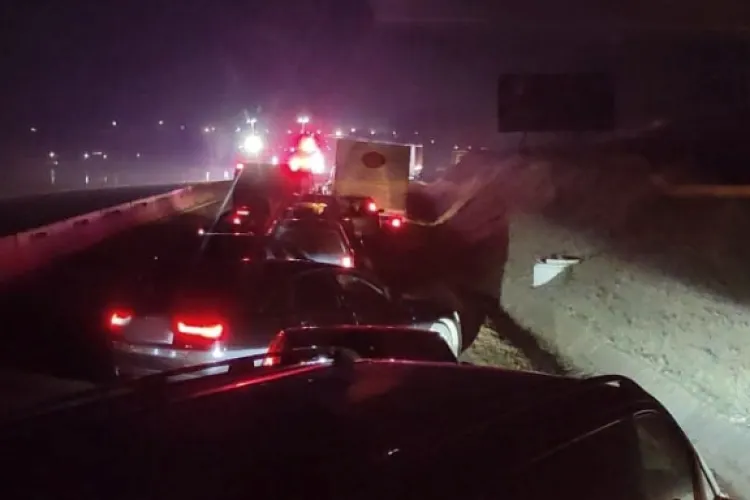 Incendiu pe un drum din Cluj! Un TIR încărcat cu băuturi alcoolice a fost cuprins de flăcări! De la ce a pornit totul - FOTO 