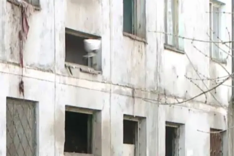 Trotuarul unei străzi din Cluj, transformat în toaletă publică! Individ, acuzat că aruncă hârtie igienică murdară de la geam