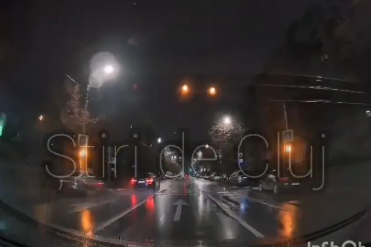 VIDEO LIVE- Șofer inconștient, la un pas să spulbere o femeie în Cluj, pe trecerea de pietoni: „Dacă mai făcea un pas, o trimitea în Rai”