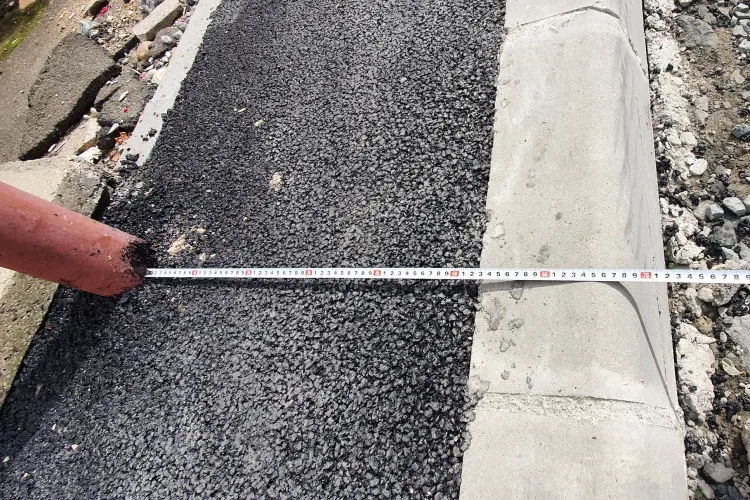 Locuitorii unui cartier de fițe din Cluj, revoltați că n-au trotuare: „Suntem nevoiți să circulăm pe carosabil”