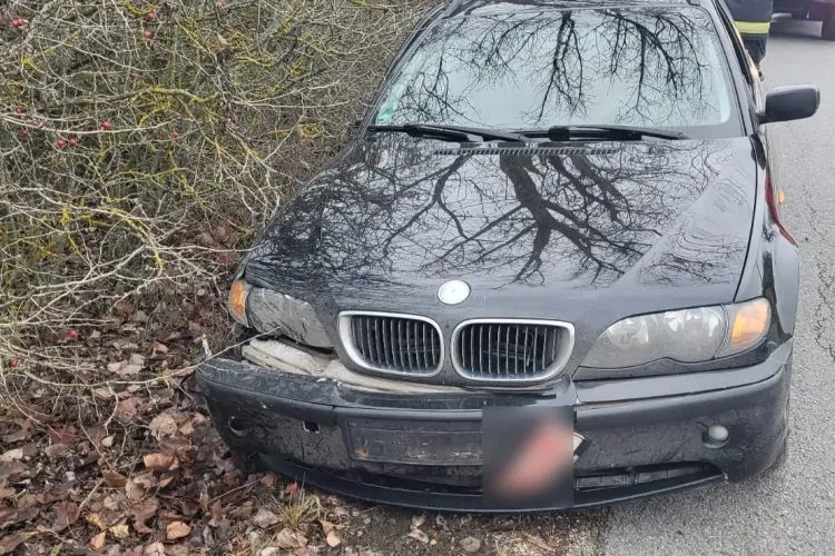 Accident în Cluj! O tânără de 20 de ani a fost rănită în urma impactului. A fost transportată la spital - FOTO 