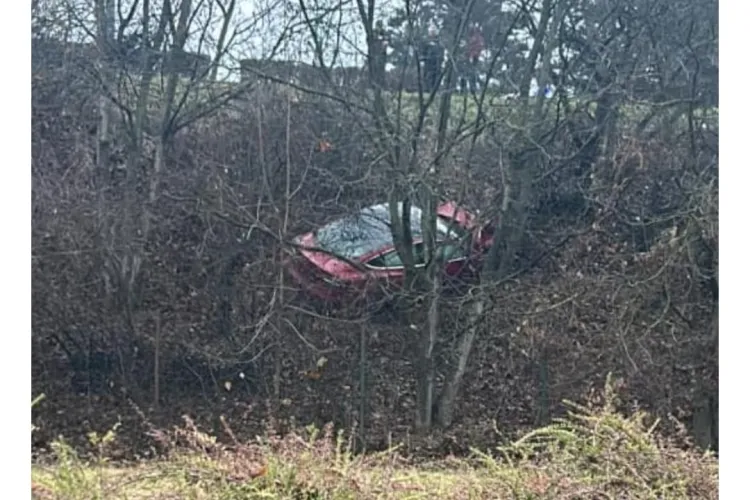 Șoferul care a ,,zburat” de pe breteaua spre Florești a fost reținut de polițiști. A condus în mod repetat fără permis