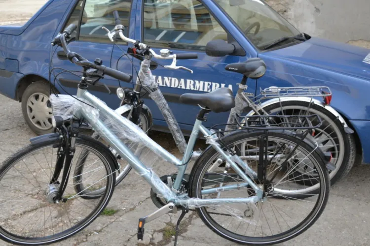 Hoții de biciclete au dat atacul la Căminul Studențesc Hașdeu din Cluj! Au fost atât de lacomi, încât le-au demontat ca să le poată duce acasă