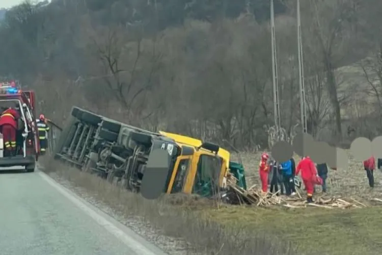 Accident devastator! O persoană decedată și două rănite, în urma coliziunii dintre un autoturism și un autocamion
