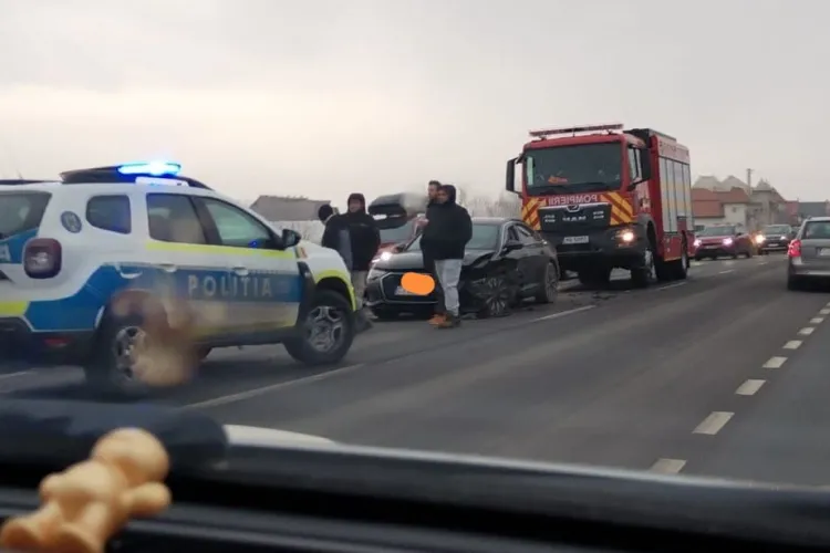 VIDEO Cluj: Accident AUDI versus AUDI. Un tânăr de 18 ani a cauzat coliziunea