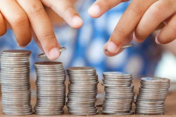 Apare a 13-a alocație în România. Când vor intra banii pe card 