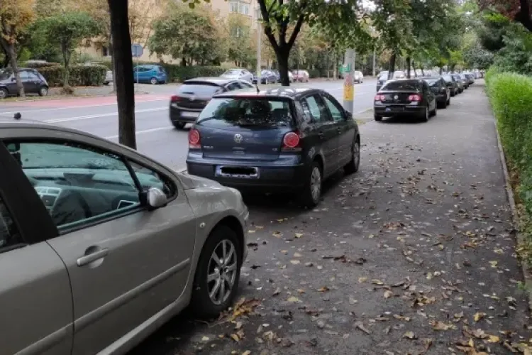 Problema mașinilor parcate pe trotuar sau carosabil persistă! Clujenii au ajuns la capătul răbdărilor și cer soluții urgente 