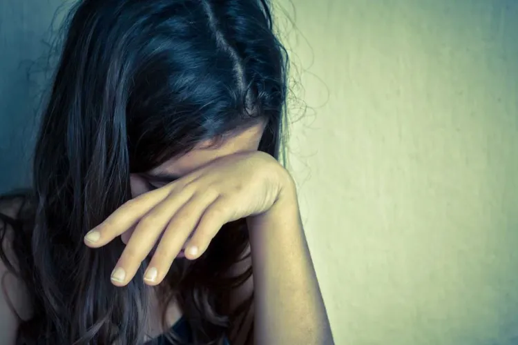 Minoră din Cluj, sechestrată și târâtă după un BMW de iubitul gelos. Agresorul, un fost pușcăriaș, a legat-o cu o frânghie și a tras-o după mașină 