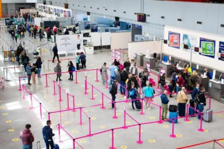 Alternative de zbor după ce mai multe curse de pe Aeroportul Cluj au fost suspendate. Compania a anunțat că va înapoia suma plătită pentru bilet