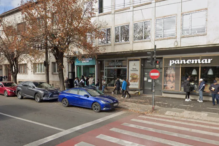 Femeie bătută crunt pe Calea Dorobanților din Cluj, ziua-n amiaza mare! Totul ar fi pornit de la un conflict spontan cu iubitul