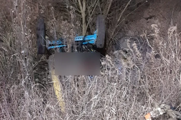 Moarte cumplită azi-noapte pentru un clujean. A murit strivit de un tractor. În urma accidentului, medicii nu au mai putut face nimic pentru el FOTO