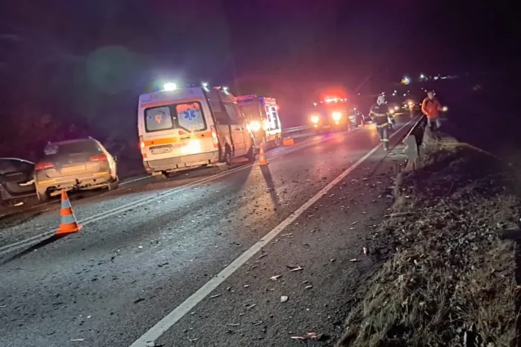 Centura blestemată: Încă un accident pe centura Vâlcele-Apahida, din Cluj. Un camion și un autoturism s-au ciocnit, 3 persoane primesc îngrijiri