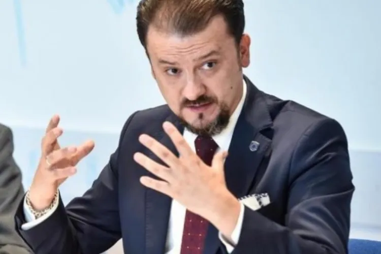 Clujeanul Valentin Jucan se ia la trântă cu Guvernul României