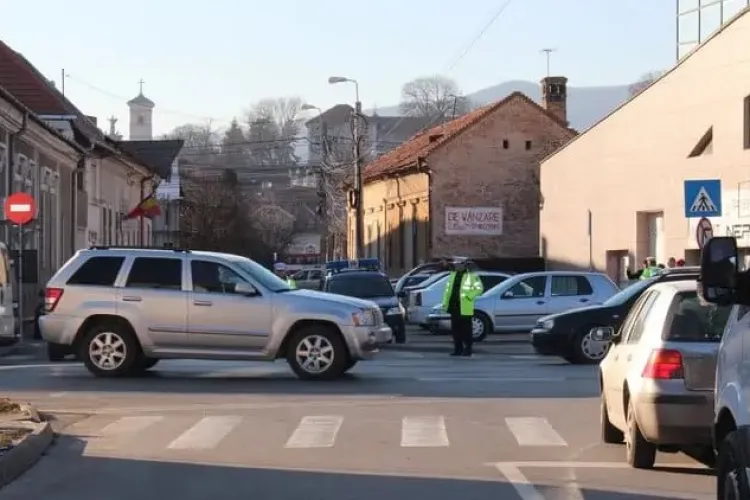 Accidente iminente pe o stradă din Cluj! Clujenii se plângă că șoferii nu respectă regulile de circulație: „Se complică situația”