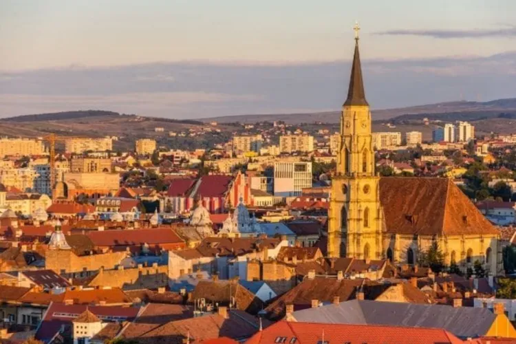Cluj-Napoca se află pe primul loc în clasamentul orașelor din România. Traficul, calitatea aerului sau accesul la parcări, printre indicatorii studiați