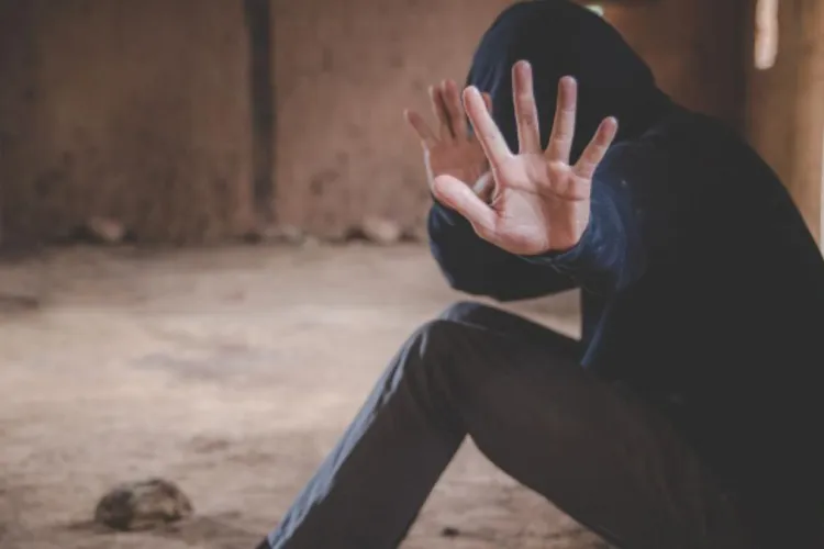 Cluj- Consumatorii de stupefiante din ganguri bagă spaima în locuitorii din Mănăștur: „Este un pericol public”