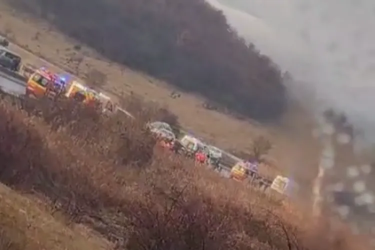 Două persoane sunt încarcerate după un accident rutier GRAV petrecut într-o localitate din Cluj. O singură mașină a fost implicată