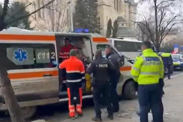 Incredibil! O femeie a furat mașina unui livrator pe Calea Turzii din Cluj! Hoața l-a amenințat cu o armă albă/A fost încătușată în plină stradă