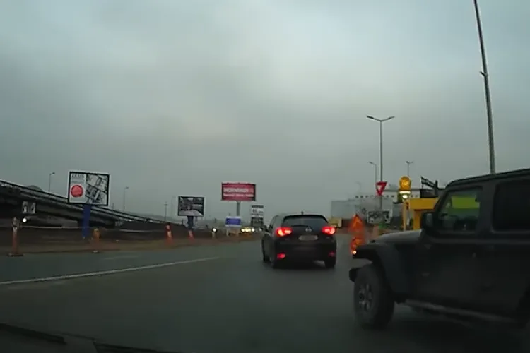 ,,Când ne civilizăm oare?” - Un șofer din Cluj a ignorat total semnele de circulație! Nu s-a lăsat nici după ce a greșit - VIDEO 