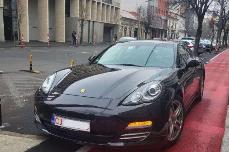 Aroganță maximă la Cluj! Șoferul unui bolid de lux a încălcat 3 reguli de circulație dintr-un foc, după ce s-a „parcat” pe Calea Dorobanților
