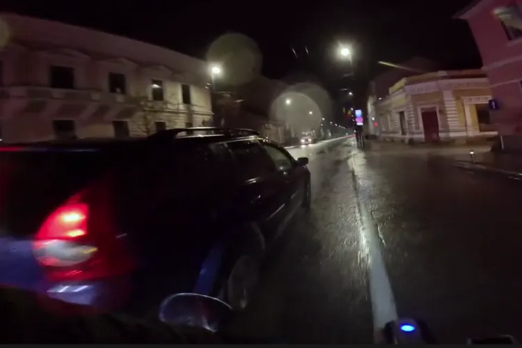 Nesimțire în traficul din Cluj! Un șofer și un biciclist și-au ,,urat de bine” în stil ardelenesc: ,,Unii au rămas cu frigiderul gol după sărbători