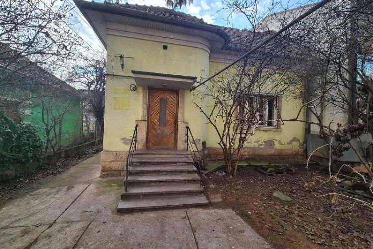 Casă modestă din Grigorescu, scoasă la vânzare cu peste 500.000 de euro. Agenții imobiliari spun că se află în ,,zona exclusivistă a Clujului” - FOTO 
