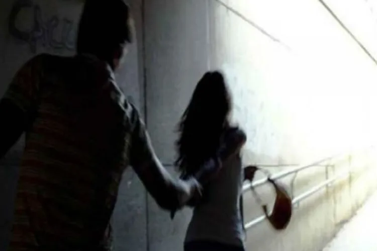 Caz șocant în Ardeal! Fată de 15 ani, răpită din casa părinților săi în miezul nopții! Un individ a forțat-o să urce într-o mașină și s-a făcut nevăzut