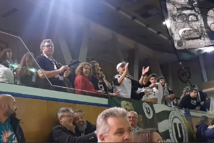 Moment emoționant la meciul U BT - Voluntari. Toată sala i-a cântat „La mulți ani!” căpitanului Patrick Richard, accidentat de câteva luni VIDEO