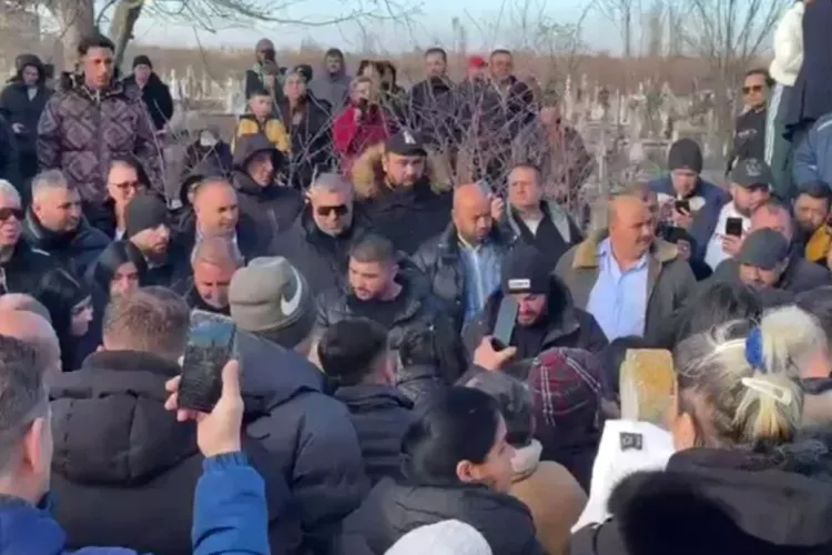 Priveghi de trei zile cu mii de oameni, lăutari, dedicații pe bani grei și grătare pentru Gigi Geamănu, seniorul celui mai temut clan de interlopi VIDEO