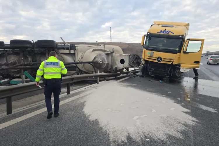 Cluj: Accident rutier pe Autostrada A10. O autocisternă care transporta var s-a răsturnat - VIDEO 