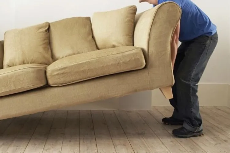 Biroul unei firme din Cluj, prădat de HOȚI! Au furat tot mobilierul și electrocasnicele / Nici măcar canapeaua n-a rămas în urmă