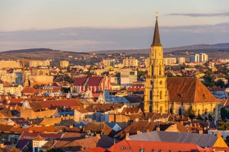 Exodul clujenilor ia amploare! Își vând apartamentele și fug la Brașov sau Sibiu pentru o viață mai bună: „Nu ne permitem o casă în Cluj”