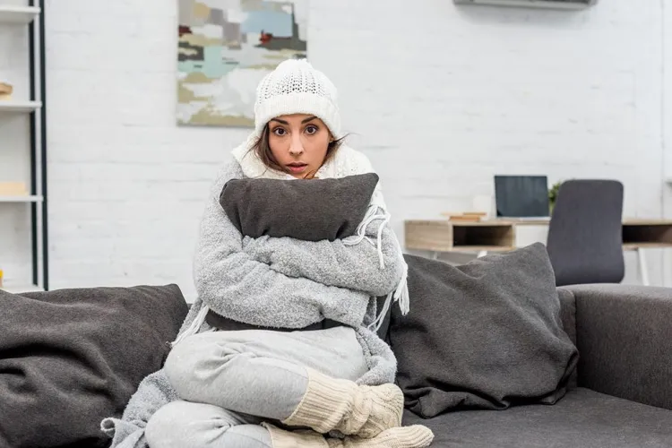 „800 de lei pe lună la gaz ca să stau în frig” – Coșmarul unei chiriașe din Cluj-Napoca, care locuiește într-un bloc autorizat drept clădire de birouri