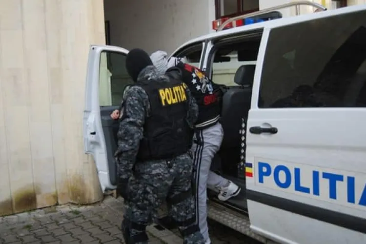 Cruzime fără margini! Doi minori din Cluj, la un pas să devină criminali pentru 6 lei și un telefon. Au prins un bărbat și l-au târât pe jos minute în șir