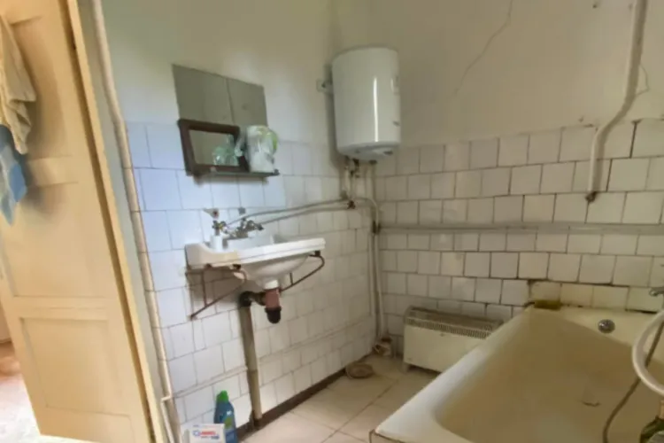 Se poate mai rău ca la Cluj?! Garsoniera horror, închiriată cu 500 de euro: „Mai bine la pușcărie: Arată mai mișto și ai mâncare moca”