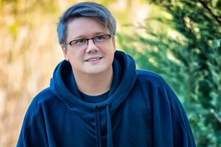 Fuego urcă din nou pe scenă la Universitatea Dimitrie Cantemir, în București, alături de Stela Enache. Intrarea este liberă