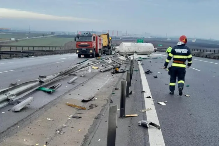 Atenție, șoferi! Trafic îngreunat pe Autostrada Sebeș-Turda. O autocisternă care transporta var s-a răsturnat - VIDEO/FOTO
