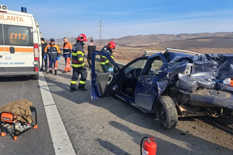 Accident mortal pe A10, sensul de mers către Cluj. Un bărbat și-a pierdut viața în urma impactului dintre o mașină și o autoutilitară - FOTO