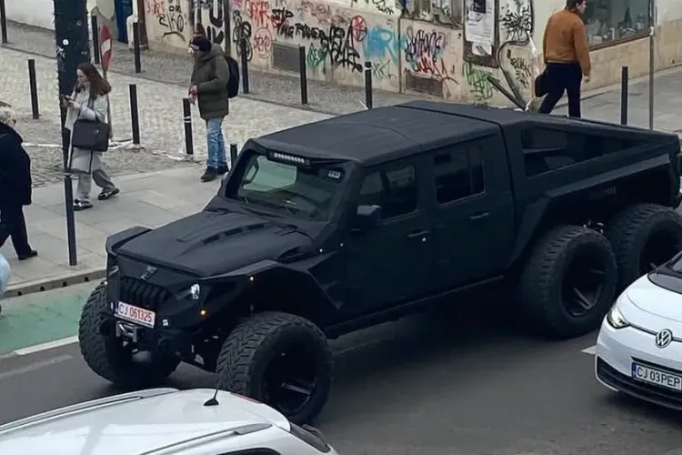,,Monstrul din Cluj” a reapărut pe străzile din centrul orașului. Apocalypse 6x6 valorează cât un apartament cu trei camere - FOTO