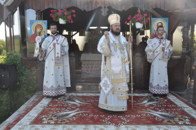 Preasfințitul Părinte Petroniu ajunge în fața Parchetului Curții de Apel Cluj. El este suspectat că ar fi furat 3 milioane de lei de lei din episcopie