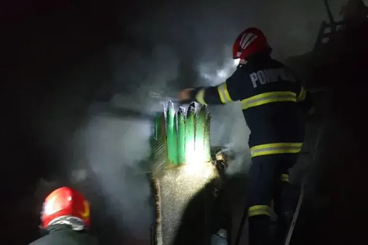 Incendiu în Feleacu, Cluj! O casă a fost cuprinsă de flăcări în toiul nopții. De la ce a pornit totul