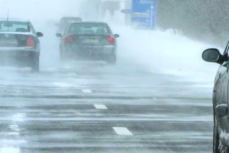 Atenție, șoferi! Ploaia înghețată transformă drumurile în patinoare! Județul Cluj, sub COD GALBEN de polei 