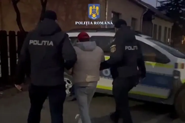 Hoții care dădeau spargeri în bisericile din Cluj au fost reținuți. Au furat peste 13000 lei VIDEO