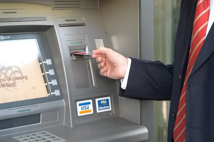 Adio, bancomate! ATM-urile clasice devin istorie! Cum o să retragem bani cash când avem nevoie? Mulți o să își prindă urechile