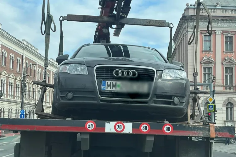 „Băieții” de la ridicări nu se opresc! Trotuarele și străzile din Cluj, „curățate” de mașinile parcate ilegal: „Sperie șoferii”