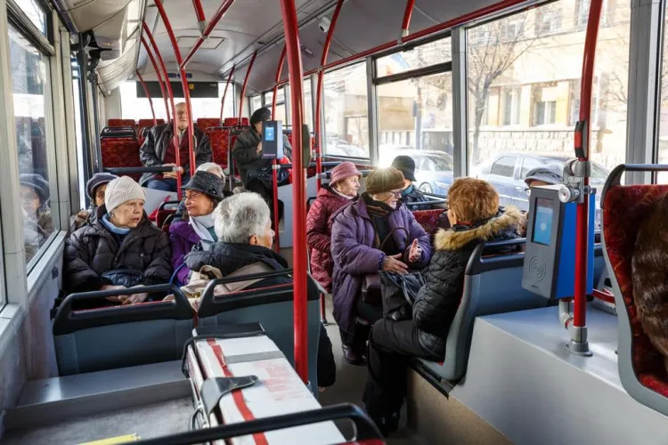 Vârstnicii din Cluj-Napoca își cer drepturile: „Nu este cinstit să fim excluși și penalizați”