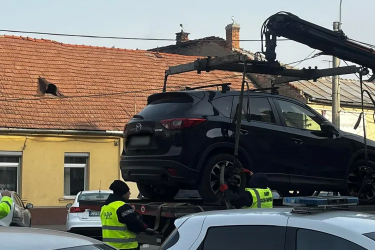 Încă o zi, încă o mașină ridicată în Cluj! Un șofer a fost sancționat prompt de către autoritățile locale: „Trebuia să se găsească o soluție”