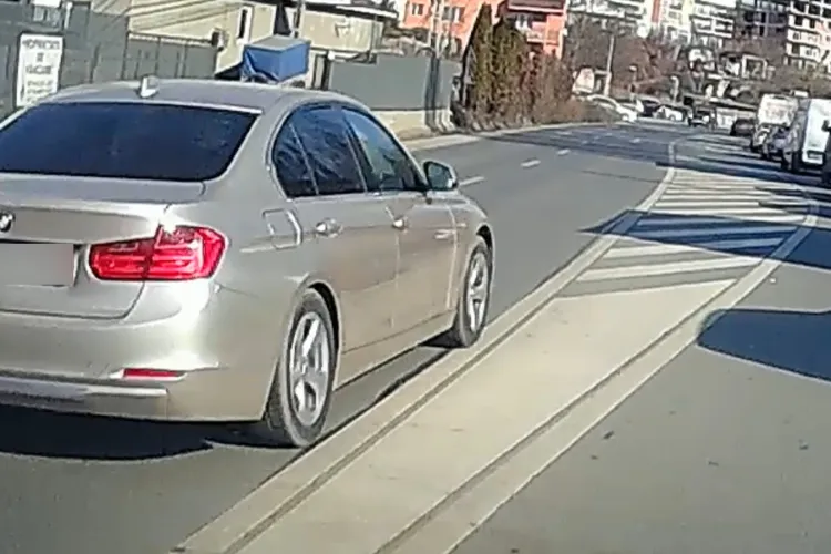 Clujenii „deștepți” nu stau în trafic, depășesc pe unde vor ei: „se cred descurcăreți, dar nu sunt decât nesimțiți”