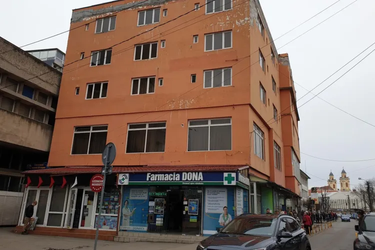 Clujean hotărât să demoleze Hotelul Cristian, o clădire „nedemnă” de Cluj: „Fiecare clujean dă 10 euro. Îl cumpărăm cu 3 milioane și îl demolăm”